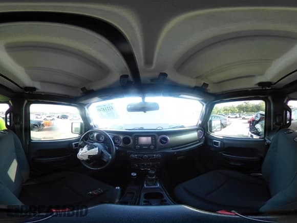 ✅ 2020 Jeep Wrangler Unlimited Willys • VIN: 1C4HJXDM7LW270513 • Lot: 42214745. Wystawiony na IAAI z przebiegiem 67 690 mil. Bezpłatny archiwum sprzedaży aukcyjnych z USA i szczegółowy raport historii pojazdu na DreamBid. Zdjęcie 19.