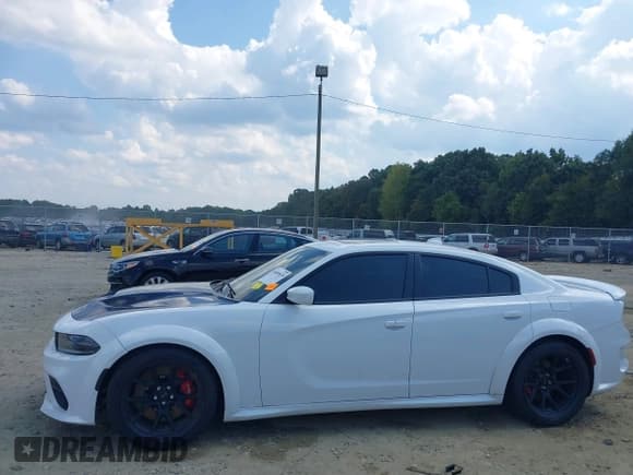✅ 2021 Dodge Charger SRT Hellcat Widebody • VIN: 2C3CDXL97MH555067 • Лот: 40405630. Опубликован ранее на IAAI с пробегом 19 818 миль. Бесплатный доступ к архиву аукционных продаж из США и подробный отчёт об истории автомобиля на DreamBid. Изображение 15.