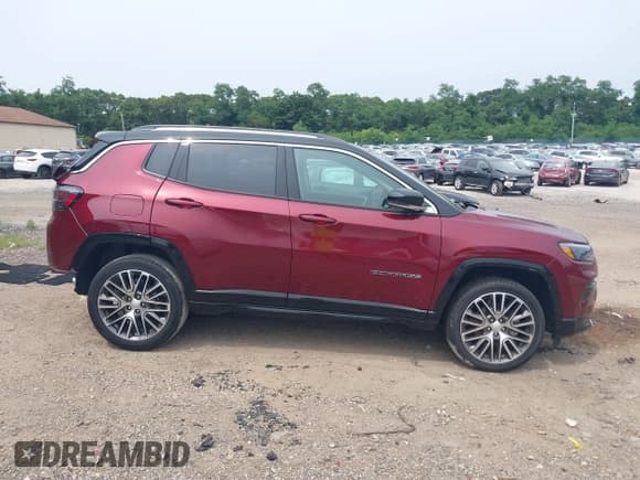 ✅ 2022 Jeep Compass Limited • VIN: 3C4NJDCB8NT170124 • Lot: 42885346. Listed on IAAI with 29,012 mi. Free auction sales archive from the USA and detailed vehicle history report at DreamBid. Image 13.