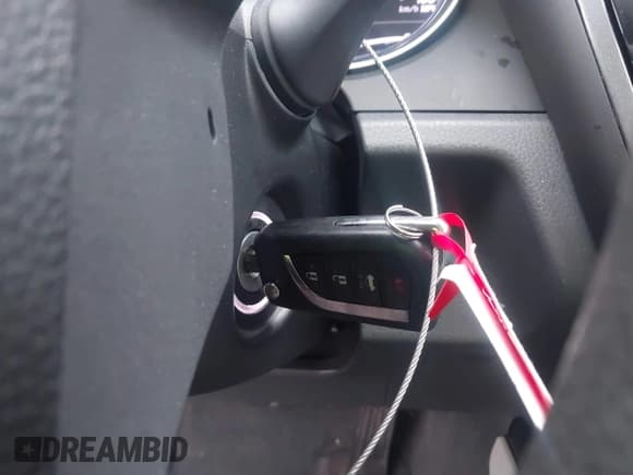 ✅ 2020 Toyota Camry LE • VIN: 4T1C11AK3LU996418 • Lot: 43528082. Wystawiony na IAAI z przebiegiem 33 532 mil. Bezpłatny archiwum sprzedaży aukcyjnych z USA i szczegółowy raport historii pojazdu na DreamBid. Zdjęcie 11.