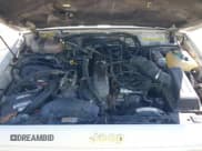 ✅ 1989 Jeep Cherokee • VIN: 1J4FJ78L0KL484309 • Lot: 42721121. Wystawiony na IAAI z przebiegiem 237 801 mil. Bezpłatny archiwum sprzedaży aukcyjnych z USA i szczegółowy raport historii pojazdu na DreamBid. Zdjęcie 10.