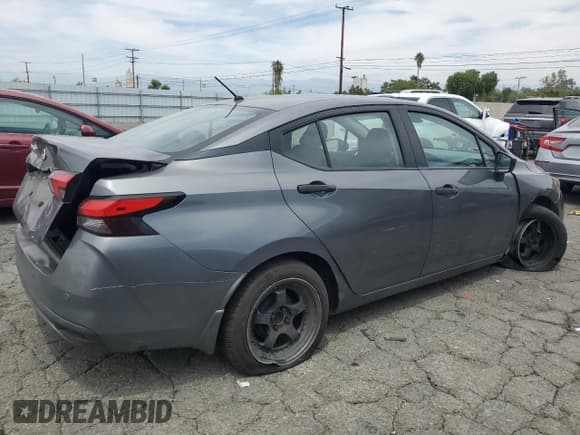 ✅ 2021 Nissan Versa S • VIN: 3N1CN8BV7ML804989 • Lot: 56231675. Wystawiony na Copart z przebiegiem 86 780 mil. Bezpłatny archiwum sprzedaży aukcyjnych z USA i szczegółowy raport historii pojazdu na DreamBid. Zdjęcie 3.