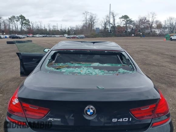 ✅ 2015 BMW 6 Series 640i xDrive • VIN: WBA6B8C59FD453638 • Lot: 43761188. Wystawiony na IAAI z przebiegiem 108 004 mil. Bezpłatny archiwum sprzedaży aukcyjnych z USA i szczegółowy raport historii pojazdu na DreamBid. Zdjęcie 17.