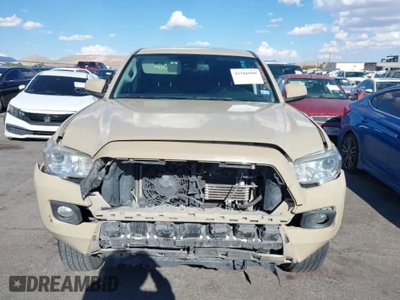 ✅ 2019 Toyota Tacoma SR5 • VIN: 3TMAZ5CN1KM104138 • Lot: 43186998. Wystawiony na IAAI z przebiegiem 70 170 mil. Bezpłatny archiwum sprzedaży aukcyjnych z USA i szczegółowy raport historii pojazdu na DreamBid. Zdjęcie 12.
