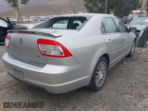 ✅ 2008 Mercury Milan • VIN: 3MEHM07ZX8R600305 • Lot: 42561117. Listed on IAAI with 120,094 mi. Free auction sales archive from the USA and detailed vehicle history report at DreamBid. Image 4.