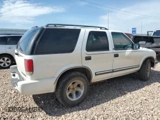 ✅ 2001 Chevrolet Blazer LT • VIN: 1GNDT13W31K260372 • Lot: 60801615. Wystawiony na Copart z przebiegiem 270 375 mil. Bezpłatny archiwum sprzedaży aukcyjnych z USA i szczegółowy raport historii pojazdu na DreamBid. Zdjęcie 3.