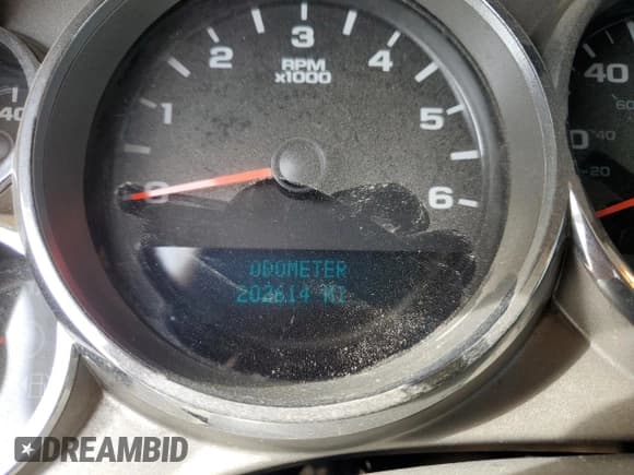 ✅ 2013 Chevrolet Silverado 2500HD • VIN: 1GB1CVCG9DF191703 • Lot: 82882924. Wystawiony na Copart z przebiegiem 202 614 mil. Bezpłatny archiwum sprzedaży aukcyjnych z USA i szczegółowy raport historii pojazdu na DreamBid. Zdjęcie 9.