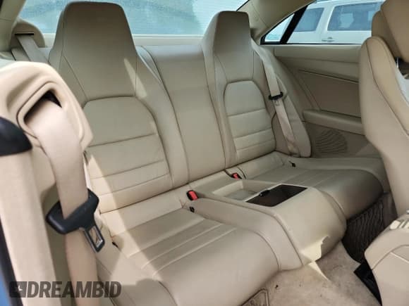 ✅ 2011 Mercedes-Benz E 350 • VIN: WDDKJ5GB7BF064777 • Lot: 84731555. Listed on Copart with 175,678 mi. Free auction sales archive from the USA and detailed vehicle history report at DreamBid. Image 10.