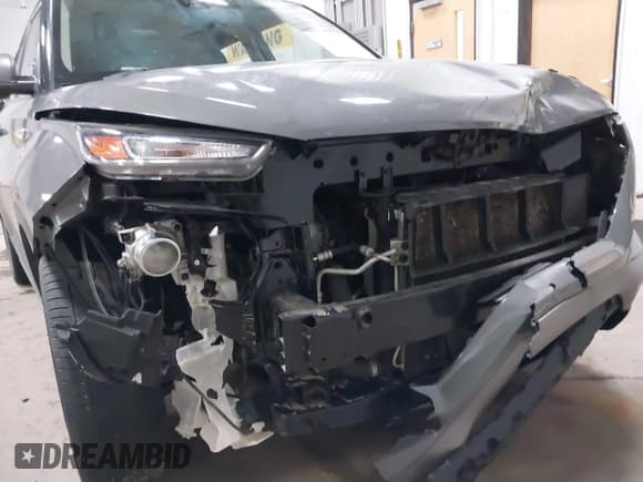 ✅ 2020 Hyundai Venue SEL • VIN: KMHRC8A34LU016992 • Lot: 42124260. Listed on IAAI with 60,682 mi. Free auction sales archive from the USA and detailed vehicle history report at DreamBid. Image 6.