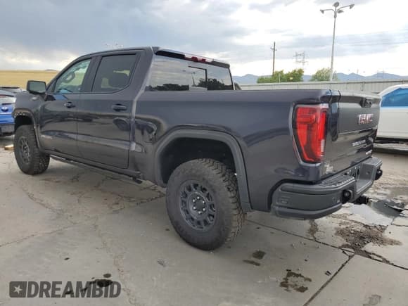 ✅ 2024 GMC Sierra 1500 AT4X • VIN: 3GTUUFE88RG339864 • Лот: 63791845. Опубликован ранее на Copart с пробегом 10 862 миль. Бесплатный доступ к архиву аукционных продаж из США и подробный отчёт об истории автомобиля на DreamBid. Изображение 2.