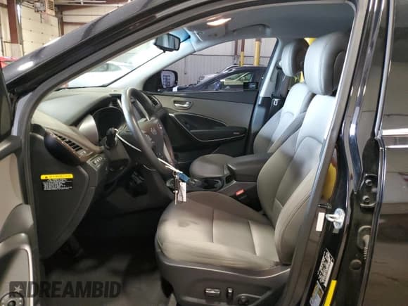 ✅ 2017 Hyundai Santa Fe 2.4L • VIN: 5XYZUDLB3HG425797 • Лот: 37145124. Опубликован ранее на Copart с пробегом 47 059 миль. Бесплатный доступ к архиву аукционных продаж из США и подробный отчёт об истории автомобиля на DreamBid. Изображение 7.