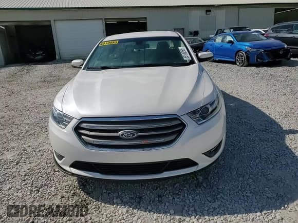 ✅ 2017 Ford Taurus SEL • VIN: 1FAHP2E80HG136890 • Lot: 55510565. Listed on Copart with 97,263 mi. Free auction sales archive from the USA and detailed vehicle history report at DreamBid. Image 14.