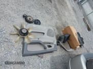 ✅ 2004 Toyota Sequoia SR5 • VIN: 5TDZT34A74S235713 • Lot: 42766360. Wystawiony na IAAI z przebiegiem Nie podano. Bezpłatny archiwum sprzedaży aukcyjnych z USA i szczegółowy raport historii pojazdu na DreamBid. Zdjęcie 12.