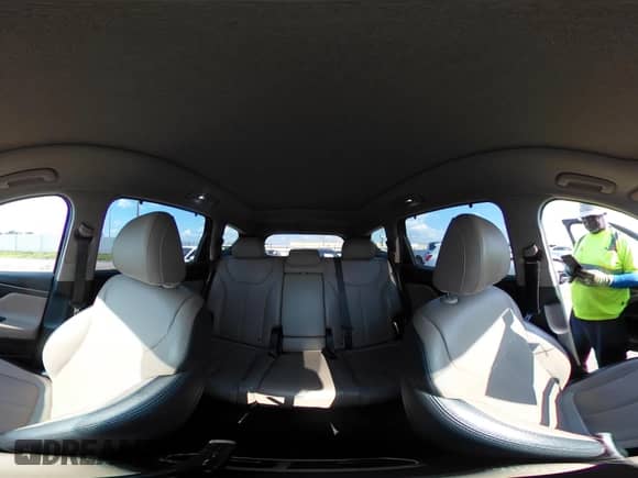 2020 Hyundai Santa Fe SEL z VIN 5NMS33AD8LH200373, wystawiony jako IAAI lot #43069193 z przebiegiem 85 876 mil mil oraz . Historia ofert i sprzedaży dostępna na DreamBid. Obrazek 18.