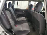 ✅ 2004 Toyota RAV4 • VIN: JTEGD20V840029970 • Lot: 63466545. Wystawiony na Copart z przebiegiem 75 171 mil. Bezpłatny archiwum sprzedaży aukcyjnych z USA i szczegółowy raport historii pojazdu na DreamBid. Zdjęcie 11.