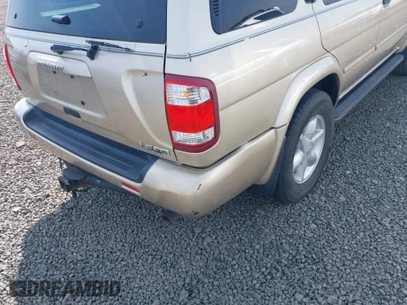 ✅ 2001 Nissan Pathfinder SE • VIN: JN8DR09YX1W613195 • Lot: 42543460. Listed on IAAI with 196,149 mi. Free auction sales archive from the USA and detailed vehicle history report at DreamBid. Image 6.
