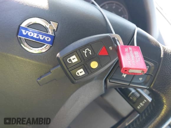 ✅ 2005 Volvo S40 • VIN: YV1MS390752090060 • Lot: 43394634. Listed on IAAI with 165,627 mi. Free auction sales archive from the USA and detailed vehicle history report at DreamBid. Image 11.