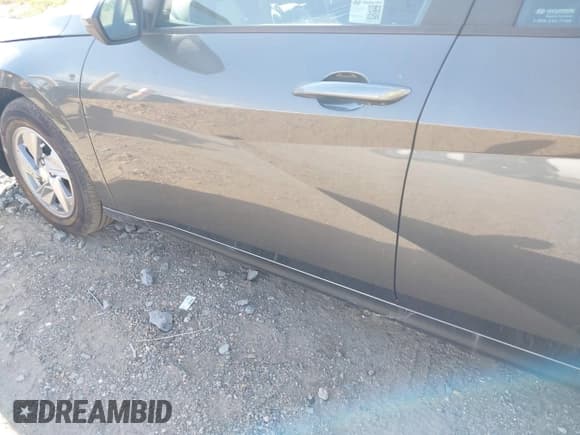 ✅ 2025 Hyundai Elantra SE • VIN: KMHLL4DG5SU916781 • Lot: 43511921. Listed on IAAI with 1,409 mi. Free auction sales archive from the USA and detailed vehicle history report at DreamBid. Image 6.