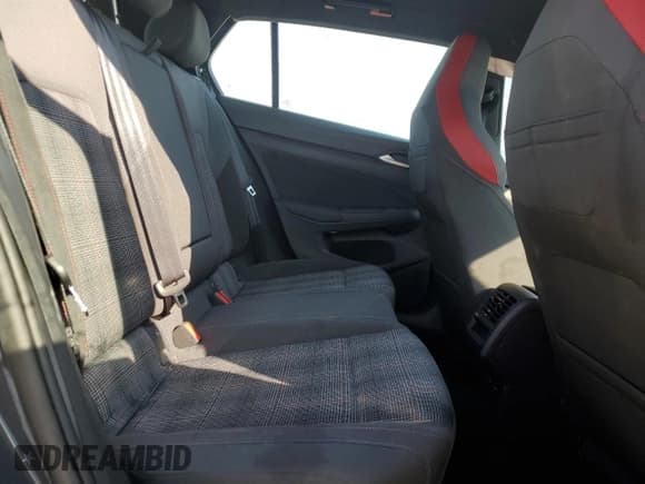 ✅ 2023 Volkswagen Golf GTI 40th Anniversary Edition • VIN: WVW9A7CD2PW201465 • Lot: 71808764. Wystawiony na Copart z przebiegiem 15 642 mil. Bezpłatny archiwum sprzedaży aukcyjnych z USA i szczegółowy raport historii pojazdu na DreamBid. Zdjęcie 10.