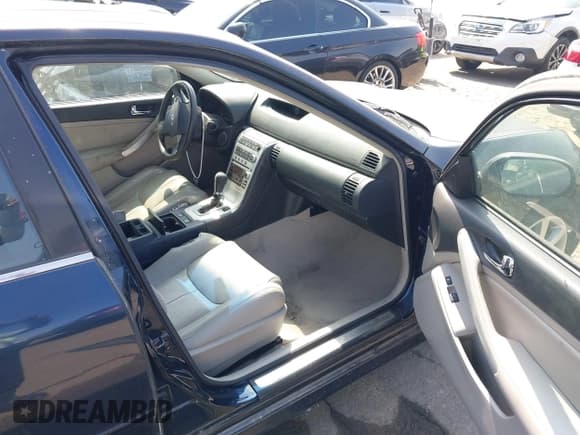 ✅ 2005 Infiniti G35 • VIN: JNKCV51EX5M203675 • Lot: 42974171. Listed on IAAI with 159,817 mi. Free auction sales archive from the USA and detailed vehicle history report at DreamBid. Image 5.