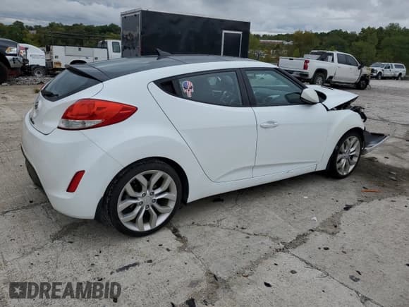 ✅ 2015 Hyundai Veloster • VIN: KMHTC6AD7FU233590 • Lot: 73232414. Wystawiony na Copart z przebiegiem 109 808 mil. Bezpłatny archiwum sprzedaży aukcyjnych z USA i szczegółowy raport historii pojazdu na DreamBid. Zdjęcie 3.