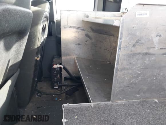 ✅ 2012 Chevrolet Silverado 2500HD • VIN: 1GB2KVCG3CZ337730 • Lot: 43269374. Wystawiony na IAAI z przebiegiem Nie podano. Bezpłatny archiwum sprzedaży aukcyjnych z USA i szczegółowy raport historii pojazdu na DreamBid. Zdjęcie 17.