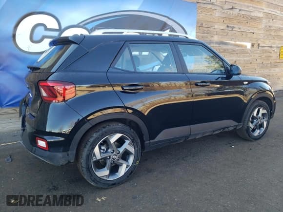 ✅ 2025 Hyundai Venue SEL • VIN: KMHRC8A36SU358247 • Lot: 43456575. Listed on Copart with 3,642 mi. Free auction sales archive from the USA and detailed vehicle history report at DreamBid. Image 3.