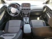 ✅ 2021 Hyundai Kona SE • VIN: KM8K12AAXMU714365 • Лот: 50586834. Опубликован ранее на Copart с пробегом 55 681 миль. Бесплатный доступ к архиву аукционных продаж из США и подробный отчёт об истории автомобиля на DreamBid. Изображение 8.