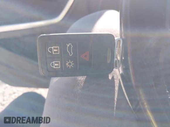 ✅ 2012 Volvo S60 T5 • VIN: YV1622FS8C2045697 • Lot: 43489928. Wystawiony na IAAI z przebiegiem 140 197 mil. Bezpłatny archiwum sprzedaży aukcyjnych z USA i szczegółowy raport historii pojazdu na DreamBid. Zdjęcie 11.