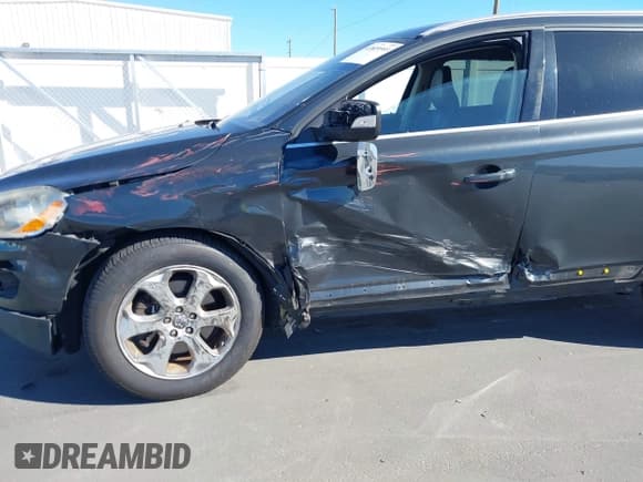✅ 2013 Volvo XC60 3.2L • VIN: YV4952DL5D2407389 • Lot: 43809593. Listed on IAAI with 154,132 mi. Free auction sales archive from the USA and detailed vehicle history report at DreamBid. Image 6.