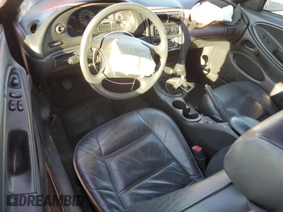 ✅ 2000 Ford Mustang • VIN: 1FAFP4041YF177235 • Lot: 86672405. Listed on Copart with 159,903 mi. Free auction sales archive from the USA and detailed vehicle history report at DreamBid. Image 8.