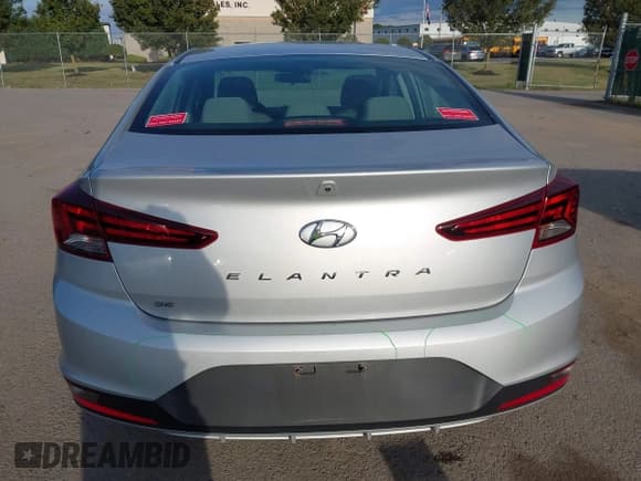 ✅ 2020 Hyundai Elantra SE • VIN: 5NPD74LF0LH522171 • Lot: 43099150. Listed on IAAI with 20,654 mi. Free auction sales archive from the USA and detailed vehicle history report at DreamBid. Image 16.