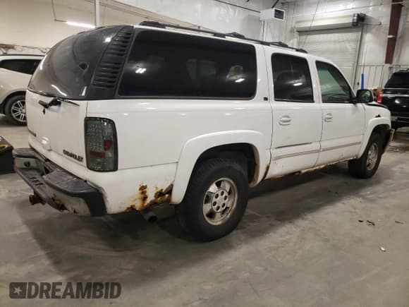 ✅ 2002 Chevrolet Suburban LT • VIN: 3GNFK16Z62G349461 • Лот: 50222035. Опубликован ранее на Copart с пробегом 384 687 миль. Бесплатный доступ к архиву аукционных продаж из США и подробный отчёт об истории автомобиля на DreamBid. Изображение 3.