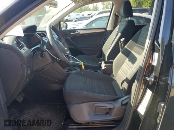 ✅ 2022 Volkswagen Tiguan S • VIN: 3VV0B7AX9NM054563 • Lot: 65988455. Wystawiony na Copart z przebiegiem 97 281 mil. Bezpłatny archiwum sprzedaży aukcyjnych z USA i szczegółowy raport historii pojazdu na DreamBid. Zdjęcie 7.