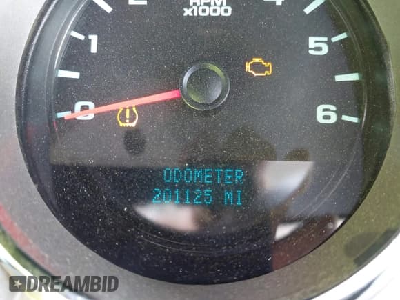 ✅ 2013 Chevrolet Silverado 2500HD Work Truck • VIN: 1GC1KVCG4DF184589 • Lot: 43727828. Wystawiony na IAAI z przebiegiem 201 125 mil. Bezpłatny archiwum sprzedaży aukcyjnych z USA i szczegółowy raport historii pojazdu na DreamBid. Zdjęcie 15.