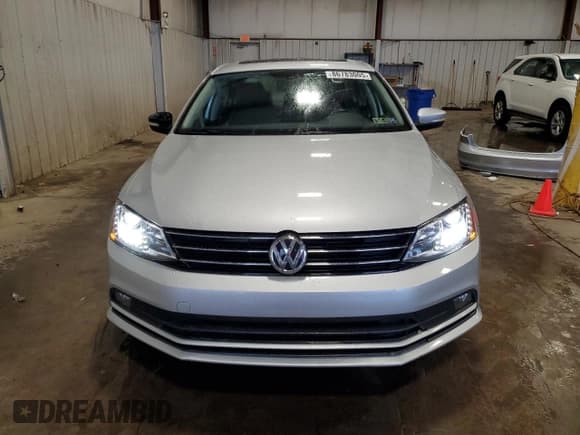 ✅ 2016 Volkswagen Jetta SEL • VIN: 3VWL17AJ9GM333697 • Lot: 86783005. Wystawiony na Copart z przebiegiem 79 863 mil. Bezpłatny archiwum sprzedaży aukcyjnych z USA i szczegółowy raport historii pojazdu na DreamBid. Zdjęcie 5.