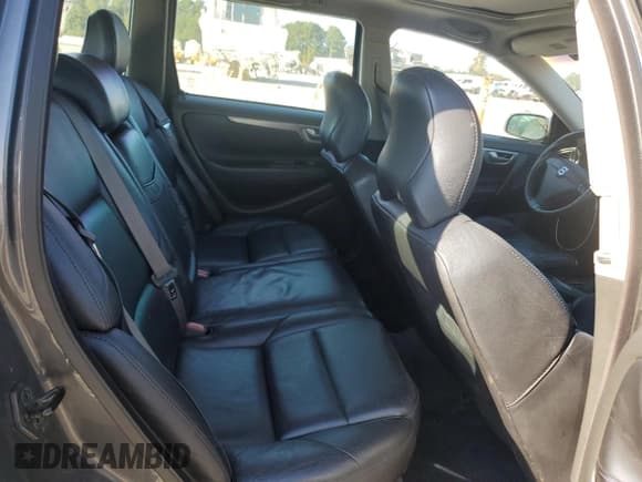 ✅ 2004 Volvo V70 R • VIN: YV1SJ52Y442418765 • Lot: 71171545. Listed on Copart with 132,091 mi. Free auction sales archive from the USA and detailed vehicle history report at DreamBid. Image 10.