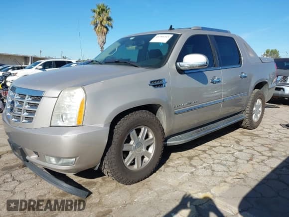 ✅ 2007 Cadillac Escalade EXT • VIN: 3GYFK62847G157394 • Лот: 43784343. Опубликован ранее на IAAI с пробегом 167 316 миль. Бесплатный доступ к архиву аукционных продаж из США и подробный отчёт об истории автомобиля на DreamBid. Изображение 2.