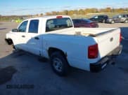 ✅ 2008 Dodge Dakota ST • VIN: 1D7HW28K48S510456 • Lot: 43663698. Wystawiony na IAAI z przebiegiem 174 852 mil. Bezpłatny archiwum sprzedaży aukcyjnych z USA i szczegółowy raport historii pojazdu na DreamBid. Zdjęcie 3.