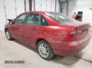 ✅ 2005 Ford Focus S • VIN: 1FAFP34N45W147512 • Lot: 43528588. Wystawiony na IAAI z przebiegiem 162 037 mil. Bezpłatny archiwum sprzedaży aukcyjnych z USA i szczegółowy raport historii pojazdu na DreamBid. Zdjęcie 3.