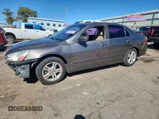 2006 Honda Accord EX-L с VIN JHMCM56866C003650, выставлен на аукционе Copart как лот 82198225 с пробегом 284 016 миль миль и Списание • Salvage title. История ставок и продаж доступна на DreamBid. Изображение 1.