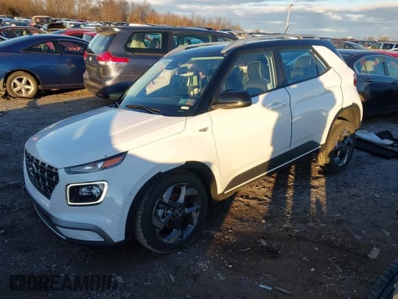✅ 2024 Hyundai Venue SEL • VIN: KMHRC8A39RU327634 • Lot: 41185940. Listed on IAAI with 1,486 mi. Free auction sales archive from the USA and detailed vehicle history report at DreamBid. Image 17.