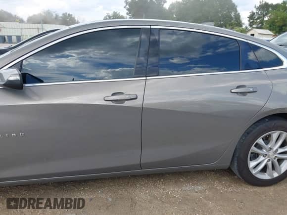 2018 Chevrolet Malibu LT z VIN 1G1ZD5ST0JF125698, wystawiony jako IAAI lot #43350122 z przebiegiem 149 975 mil mil oraz . Historia ofert i sprzedaży dostępna na DreamBid. Obrazek 15.