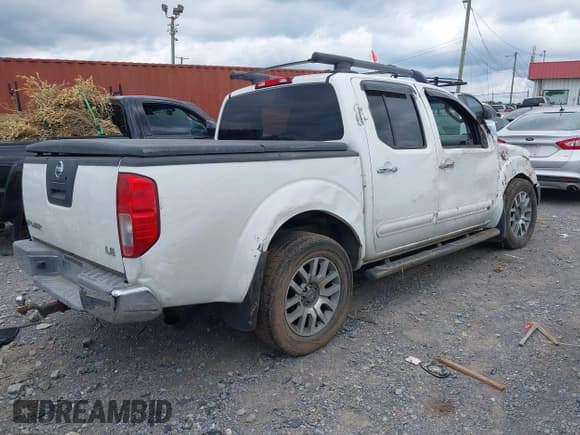 ✅ 2009 Nissan Frontier SE • VIN: 1N6AD07U19C427701 • Lot: 42613374. Wystawiony na IAAI z przebiegiem 164 412 mil. Bezpłatny archiwum sprzedaży aukcyjnych z USA i szczegółowy raport historii pojazdu na DreamBid. Zdjęcie 4.