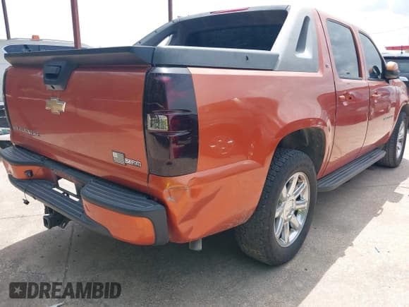 ✅ 2007 Chevrolet Avalanche LTZ • VIN: 3GNEC12037G156692 • Lot: 42654718. Listed on IAAI with 261,918 mi. Free auction sales archive from the USA and detailed vehicle history report at DreamBid. Image 6.