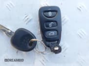 ✅ 2016 Hyundai Veloster • VIN: KMHTC6AD6GU285309 • Lot: 41375098. Wystawiony na IAAI z przebiegiem 77 970 mil. Bezpłatny archiwum sprzedaży aukcyjnych z USA i szczegółowy raport historii pojazdu na DreamBid. Zdjęcie 11.