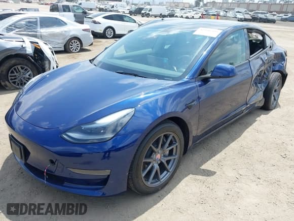 ✅ 2023 Tesla Model 3 Long Range • VIN: 5YJ3E1EB1PF667685 • Lot: 42106399. Wystawiony na IAAI z przebiegiem 7 544 mil. Bezpłatny archiwum sprzedaży aukcyjnych z USA i szczegółowy raport historii pojazdu na DreamBid. Zdjęcie 2.