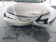 ✅ 2007 Hyundai Azera SE • VIN: KMHFC46F67A139389 • Lot: 42974339. Listed on IAAI with 127,895 mi. Free auction sales archive from the USA and detailed vehicle history report at DreamBid. Image 6.