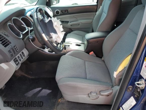 ✅ 2015 Toyota Tacoma • VIN: 5TFUU4EN0FX135674 • Lot: 84402925. Listed on Copart with 48,583 mi. Free auction sales archive from the USA and detailed vehicle history report at DreamBid. Image 7.