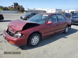 ✅ 1995 Honda Accord LX • VIN: 1HGCD5637SA146541 • Lot: 55335725. Listed on Copart with 215,788 mi. Free auction sales archive from the USA and detailed vehicle history report at DreamBid. Image 1.